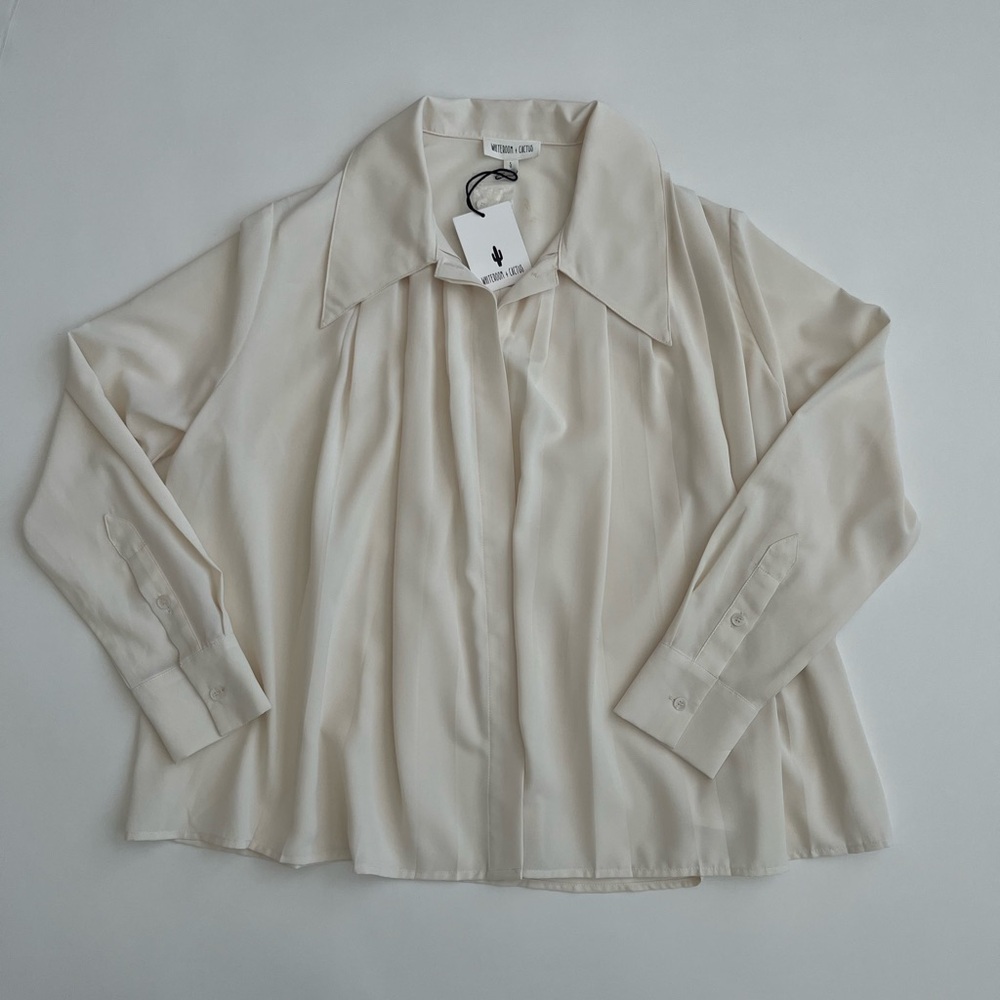 NWT Whiteroom + Cactus women’s cream pleated blouse
